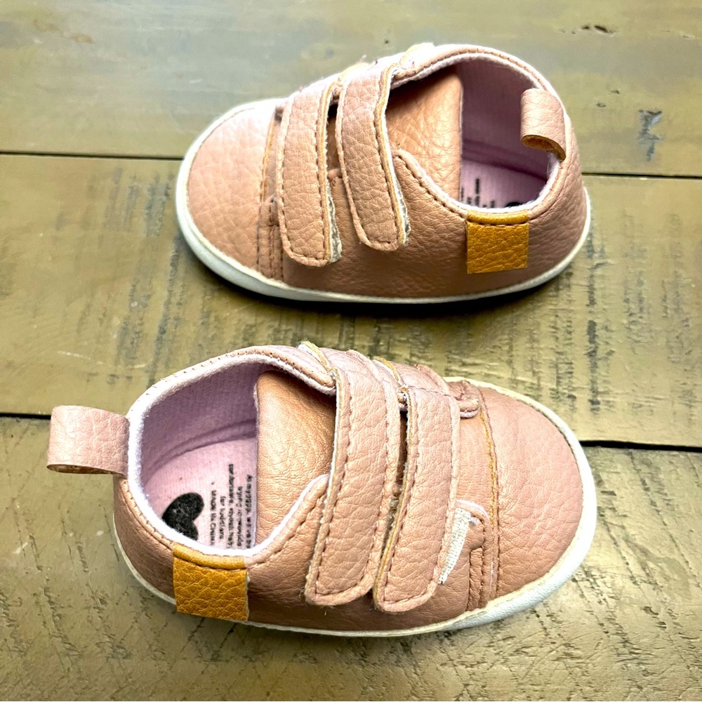 6-9M dusty pink Velcro baby shoes